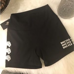 Darc Sport SHE HARDCORE BEAU SHORTS IN BLACK